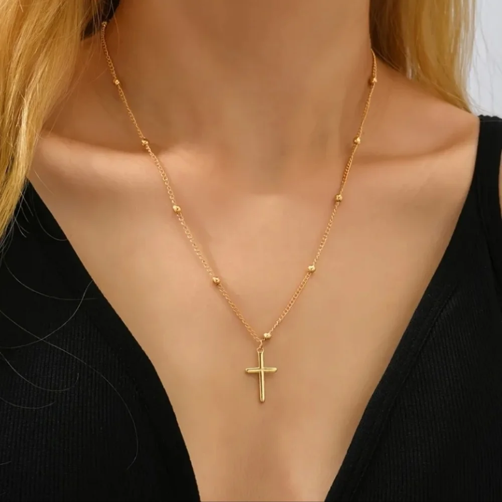 Cross Gold Pendant Necklace - Picture 8 of 8